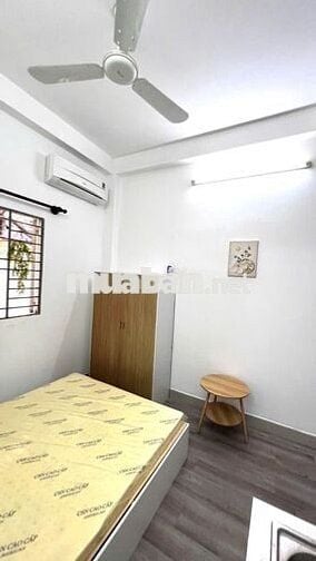 4tr2 ngay trung tâm có cửa sổ, đối diện chợ Vườn Chuối. 1/8 có thể vào