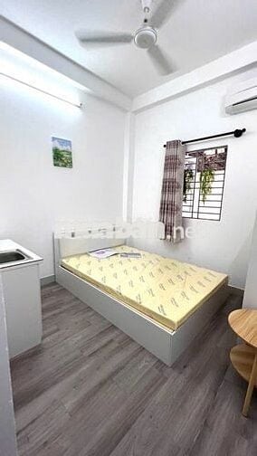 4tr2 ngay trung tâm có cửa sổ, đối diện chợ Vườn Chuối. 1/8 có thể vào