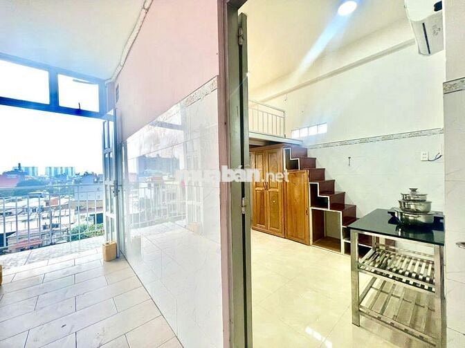 GẦN ĐẠI HỌC VĂN HIẾN-GÁC CAO VÀ CỬA SỔ THOÁNG ĐƯỜNG KHUÔNG VIỆT
