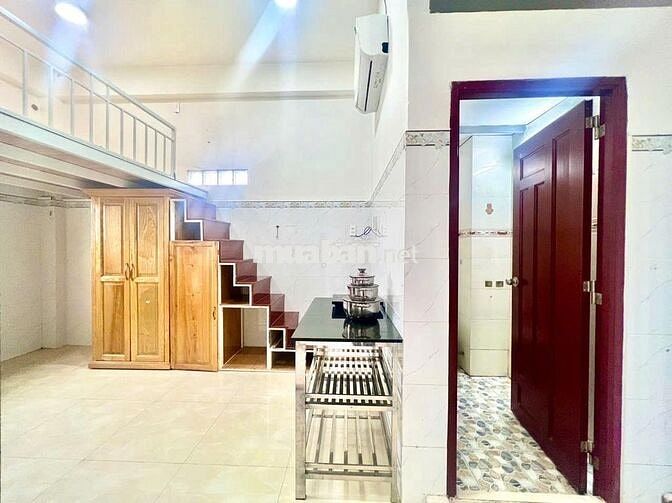 GẦN ĐẠI HỌC VĂN HIẾN-GÁC CAO VÀ CỬA SỔ THOÁNG ĐƯỜNG KHUÔNG VIỆT