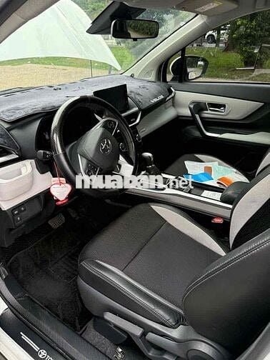 Bán Toyota Veloz Cross TOP 2024 lướt nhẹ 1 vạn