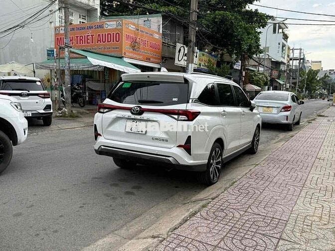 Bán Toyota Veloz Cross TOP 2024 lướt nhẹ 1 vạn
