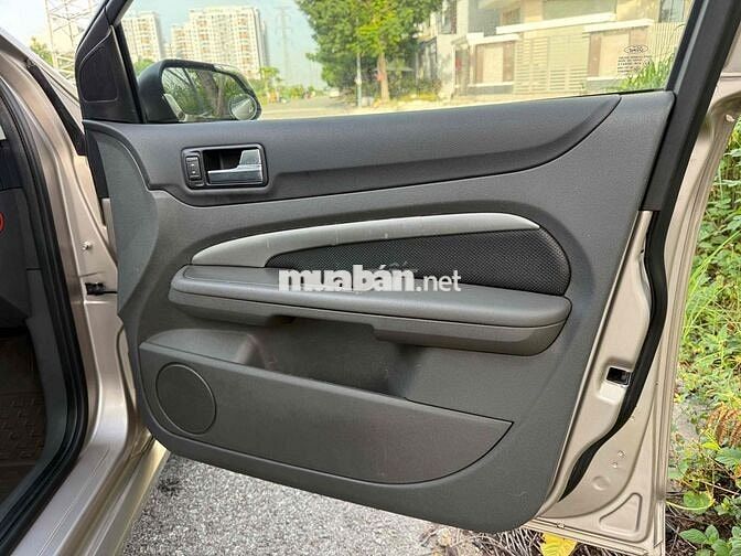 Ford Focus 2.0 S 2006 Vàng cát