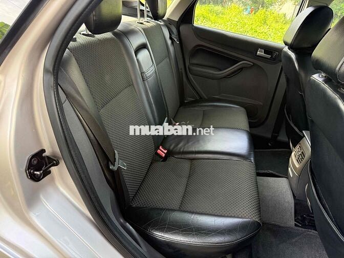 Ford Focus 2.0 S 2006 Vàng cát