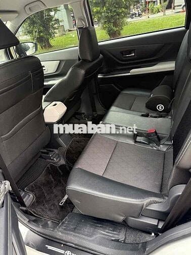 Bán Toyota Veloz Cross TOP 2024 lướt nhẹ 1 vạn