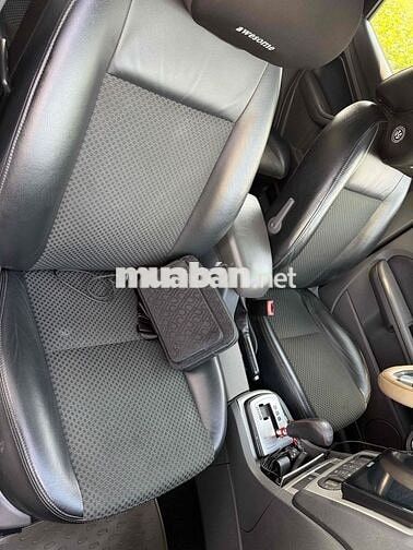 Ford Focus 2.0 S 2006 Vàng cát