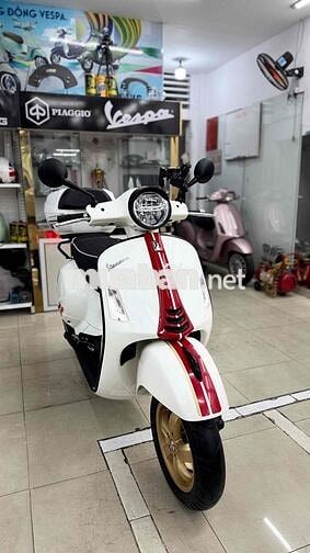 Vespa Super GTS 150cc 2021 ngay chủ mua mới