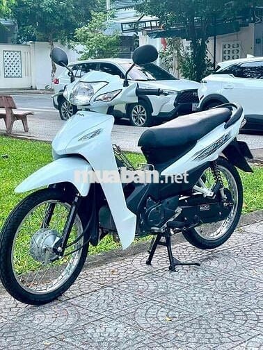 Wave alpha Trắng 2025 chạy 8000km siêu mới