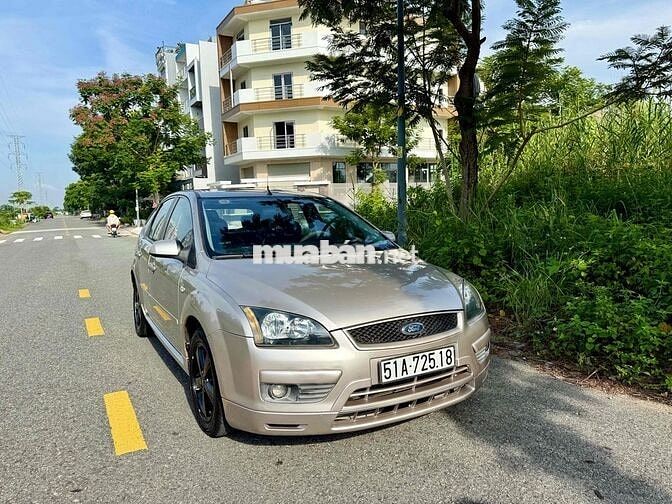 Ford Focus 2.0 S 2006 Vàng cát