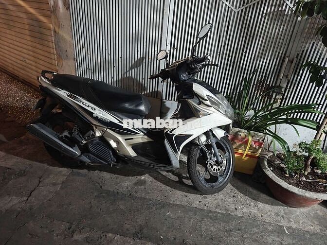 Yamaha Nouvo LX Trắng đen Xăng