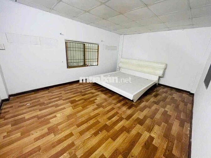 chính chủ cho thuê nhà nguyên căn , hẻm thông cách Trường Chinh 15m.