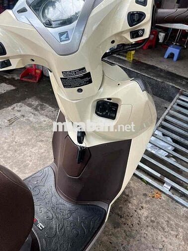 Honda Lead 2018 Smartkey màu Kem