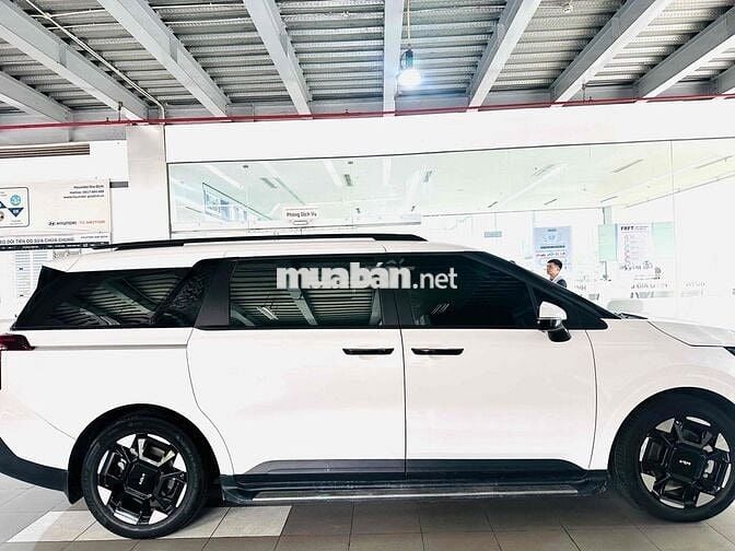 Kia Carnival New Trắng Nhiều chỗ