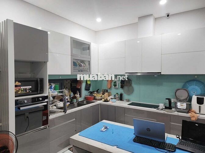 Bán Nhà Đẹp 5 Tầng, 120m2, Hẻm 8m Khu Kiều Đàm, Chỉ 22 Tỷ, Quận 7 