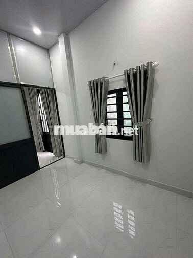 Nhà chợ Hiệp Thành. Đúc BTCT 1 lầu, 2PN2WC. Dt đất 33m2. chính chủ