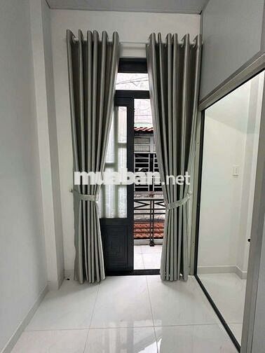 Nhà chợ Hiệp Thành. Đúc BTCT 1 lầu, 2PN2WC. Dt đất 33m2. chính chủ