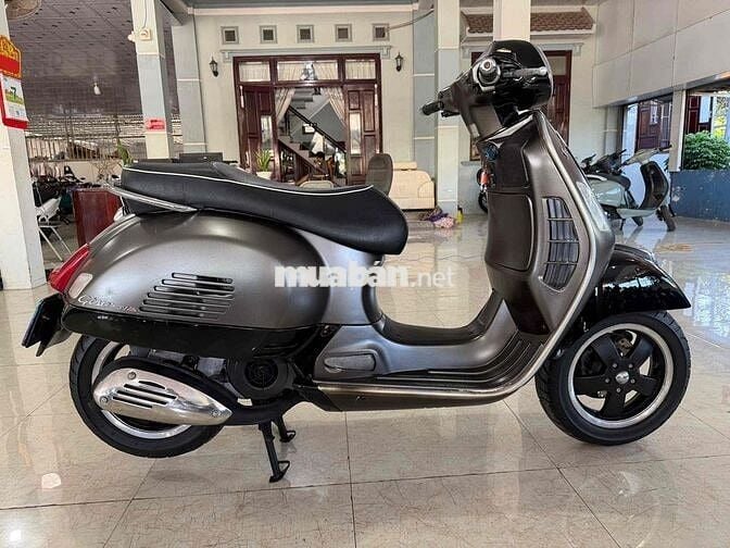 Piaggio Vespa GTS 2015 Xám