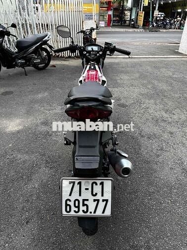Suzuki Raider 2022 Trắng đỏ Côn tay
