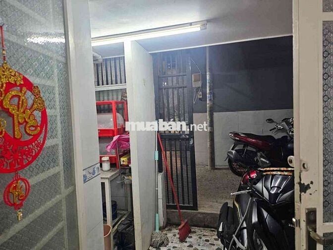 bán nhà ,phường Phú Thuận, quận 7, ra 749Huỳnh Tấn Phát
Giá hơn 3ty
