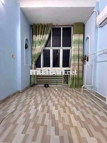 nhà nc 2 lầu 3pn trần Quang khải P tân định Q1