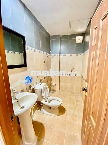Phòng ban công máy giặt riêng view đẹp có KM
