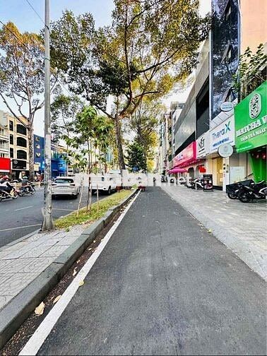 Chính Chủ cho thuê MT ngang 7,6m x 19,5m - Trần Hưng Đạo, Gần Pullman