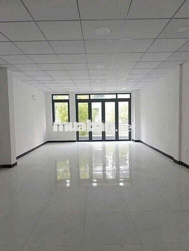 Cho thuê tầng 1 trong nhà nguyên căn