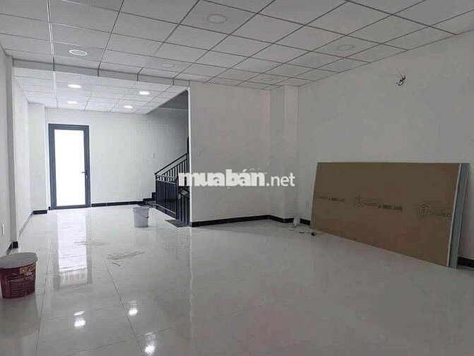 Cho thuê tầng 1 trong nhà nguyên căn