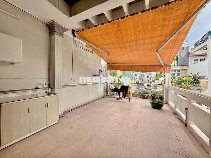 Phòng trọ tách bếp 40m2 balcony sân vườn gần Bùi Viện, Metro Bến Thành