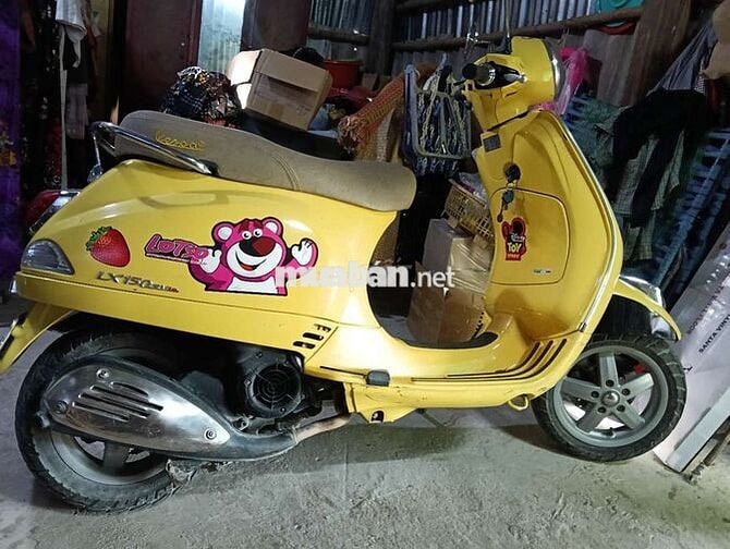 Piaggio Vespa LX 150 Vàng