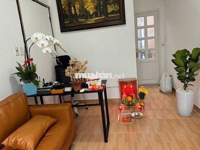 Chính chủ cho thuê nhà có sân vườn xinh sau lưng chung cư Citi Graden