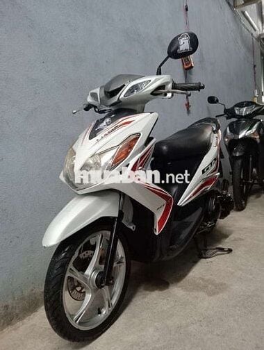 Yamaha Luvias Trắng