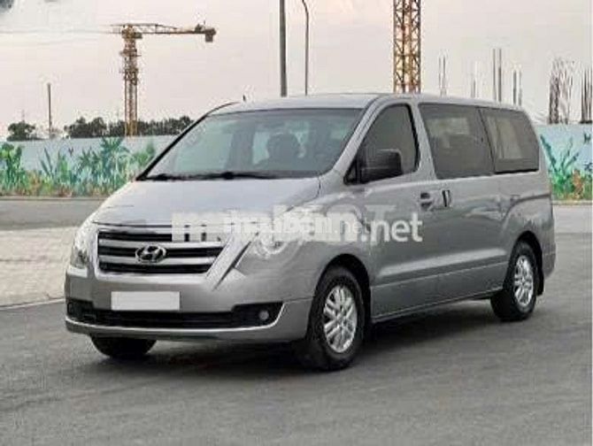 Hyundai Grand Starex 2.5 MT 2017 - 555 Triệu