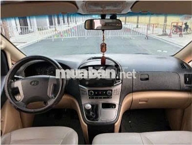Hyundai Grand Starex 2.5 MT 2017 - 555 Triệu