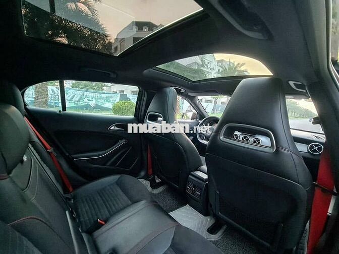 Mercedes GLA 250 4Matic 2015 màu nâu