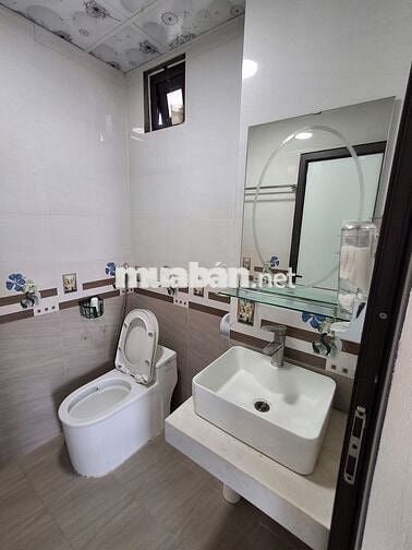 Cho thuê căn hộ khép kín nhà có thang máy phố Dương Lâm Văn Quán,HĐ