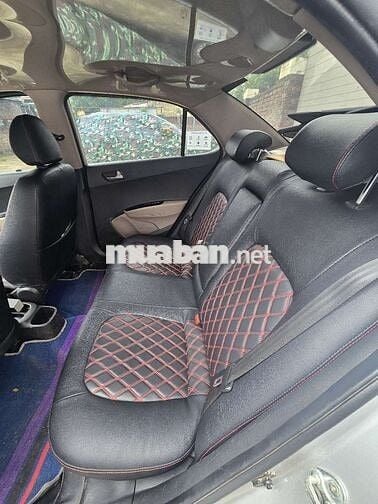Hyundai i10 Sedan bản đủ Số sàn Bạc