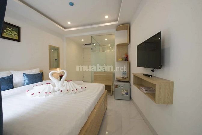 Cho thuê khách sạn phố cổ, Bát Đàn