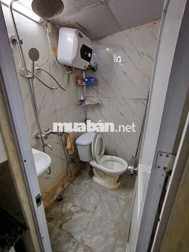 CHO THUÊ PHÒNG TRỌ ĐƯỜNG LÊ VĂN LƯƠNG( GẦN NGÃ TƯ SỞ)