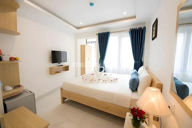 Cho thuê khách sạn phố cổ, Bát Đàn