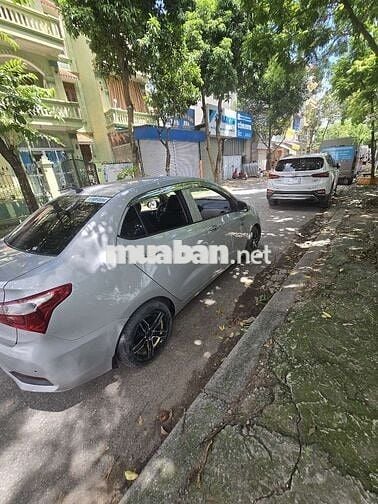 Hyundai i10 Sedan bản đủ Số sàn Bạc