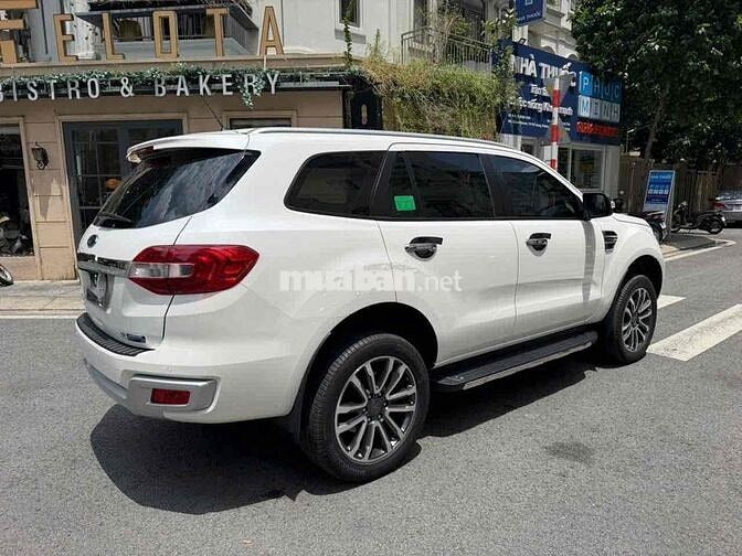 Ford Everest Titanium 1 Cầu 2022 Trắng