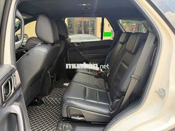 Ford Everest Titanium 1 Cầu 2022 Trắng
