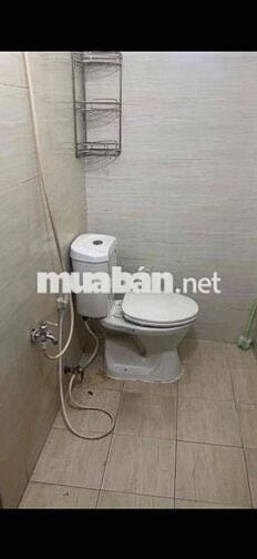 Chính chủ cho thuê nhà 5tr Nguyễn Văn Quá hẻm 2 oto né nhau