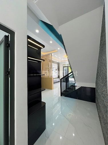 Bán nhà MT giá 4.2 tỷ Hưng Long, Bình Chánh 