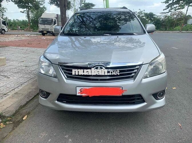 Toyota Innova 2013 Tự động Bạc