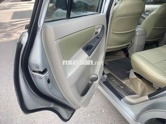 Toyota Innova 2013 Tự động Bạc