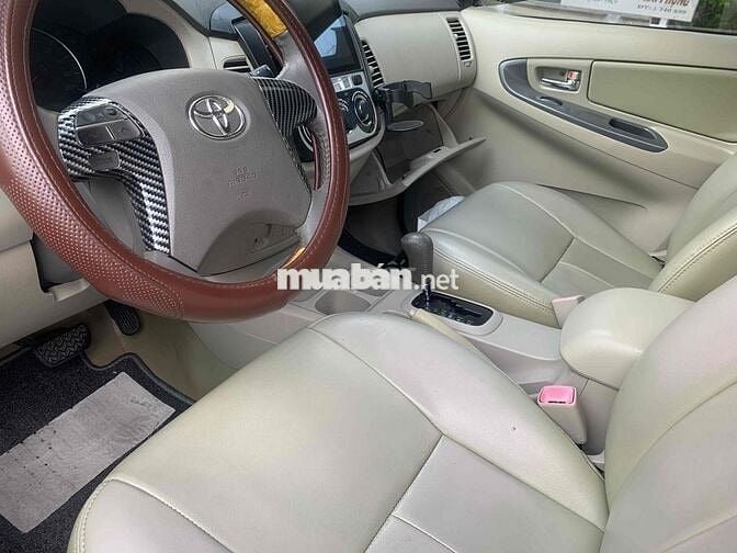 Toyota Innova 2013 Tự động Bạc