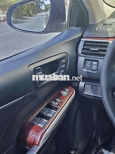 Toyota Camry 2.5Q 2013 Vàng cát Ghế da