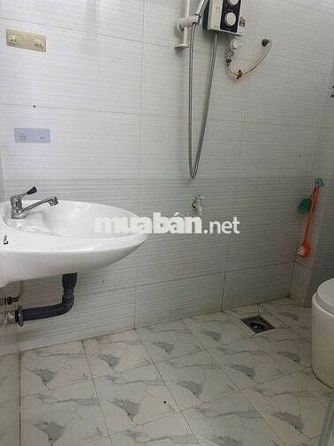 CHO THUÊ NHÀ LẠC LONG QUÂN ,P10,TÂN BÌNH, 2PN 2WC CHỈ 8 TRIỆU/THÁNG